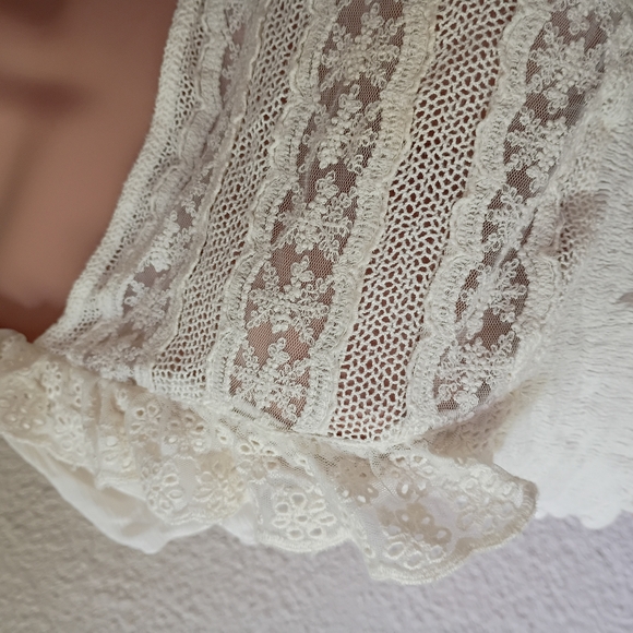 Free People Boho Hippie Cropped Floral Lace Ruffles L Eyelet Ruffle - Picture 3 of 9
